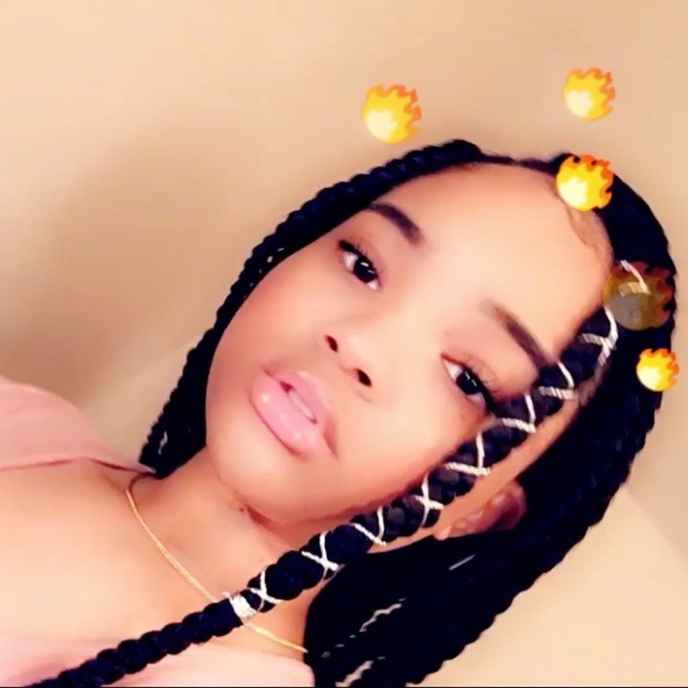 Meet your Posher, Desiree